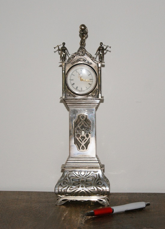 Miniatuur staand klokje. Zilver Schoonhoven 1925